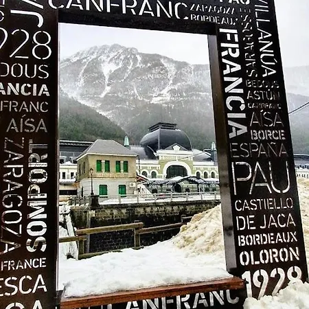 Familiar Estacion Apartment Canfranc