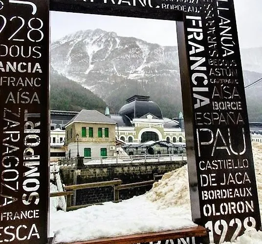 Familiar Estacion Lägenhet Canfranc